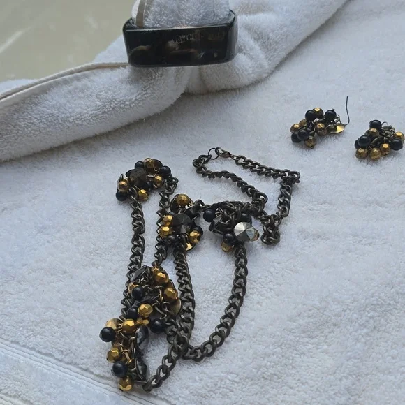 Charming Yellow and Black Women's Necklace Set - Picture 8 of 8